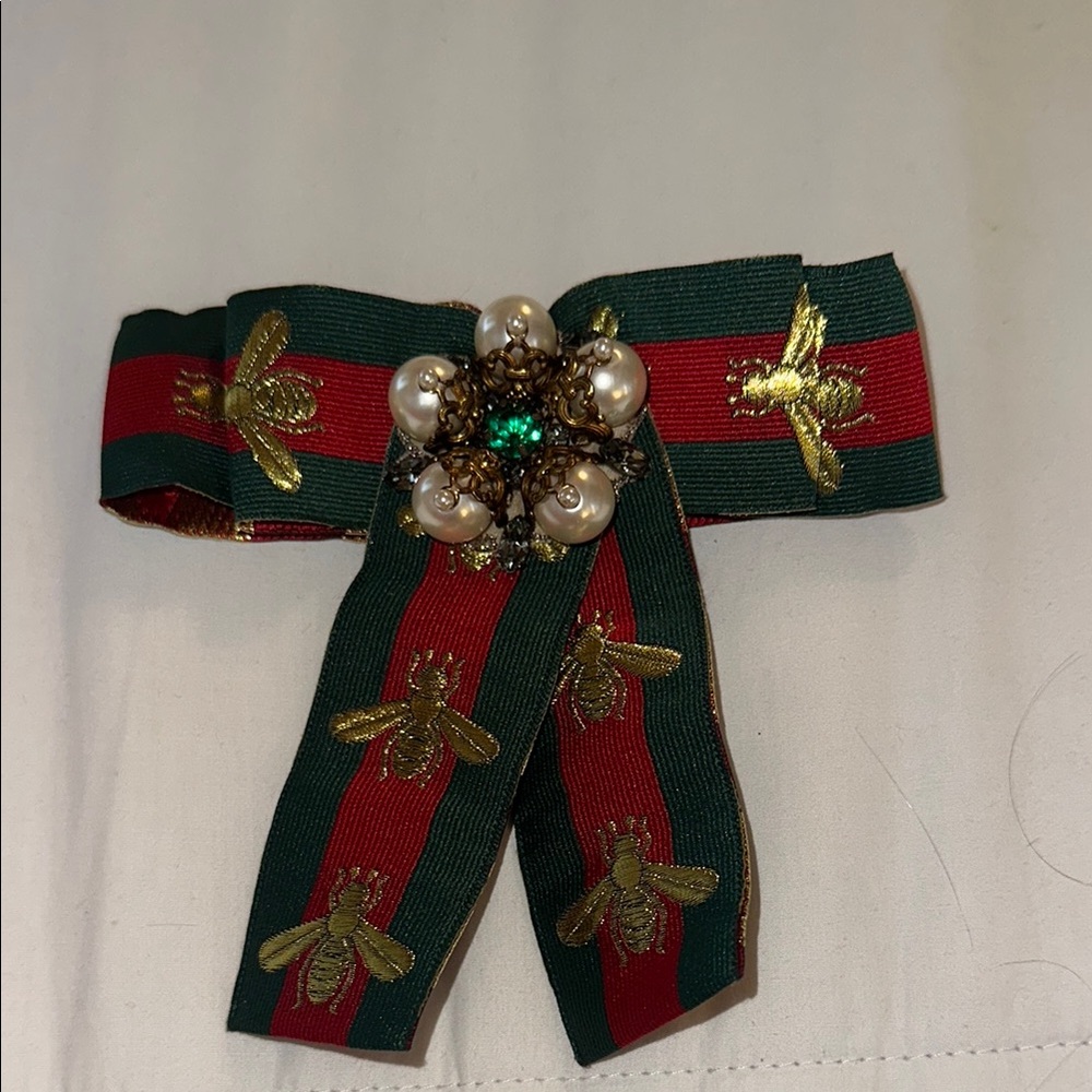 Gucci Green and Red Bow with Gold Bee Embellishments Brooch